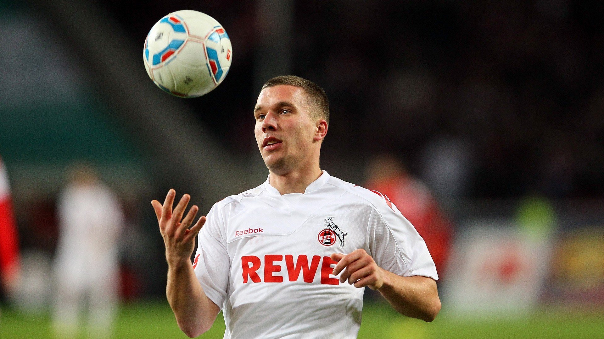 赛道上的意外,当英格兰在F1街道赛焦点战中爆冷韩国